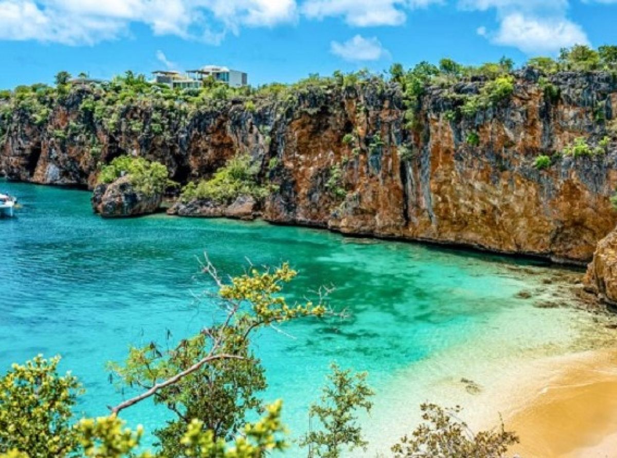 Anguilla launch online booking and payment for licensed taxi and chauffeur transfers